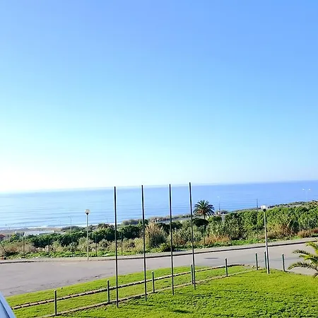 Ribeira D'ilhas Beach *