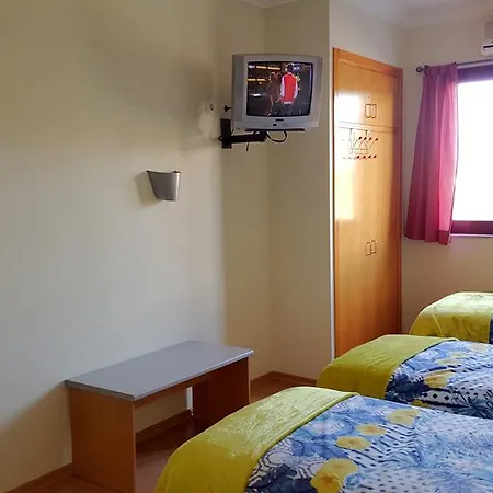 Ribeira D'ilhas Beach Apartment