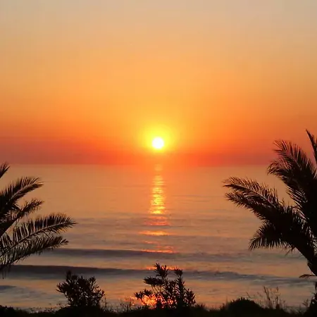 Ribeira D'ilhas Beach Apartment