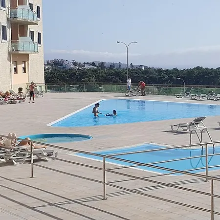 Ribeira D'ilhas Beach Apartment